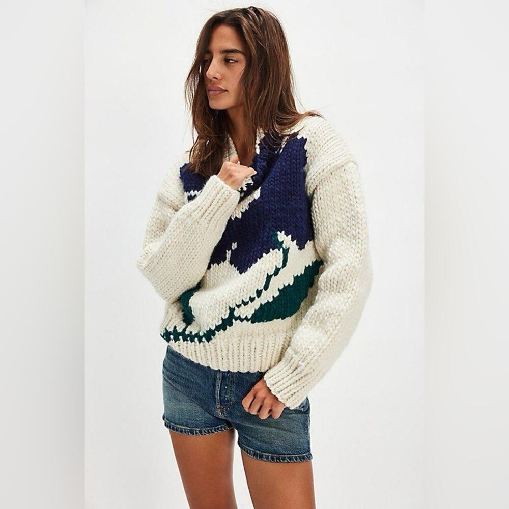 Maiami Intarsia Flower Pullover Sweater